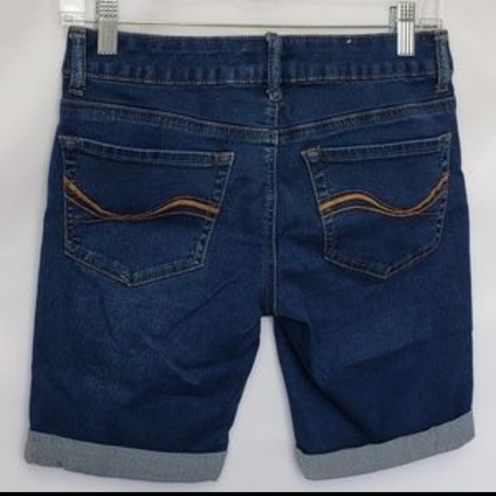 ❤️SO blue denim jean shorts 🤍Size 5
